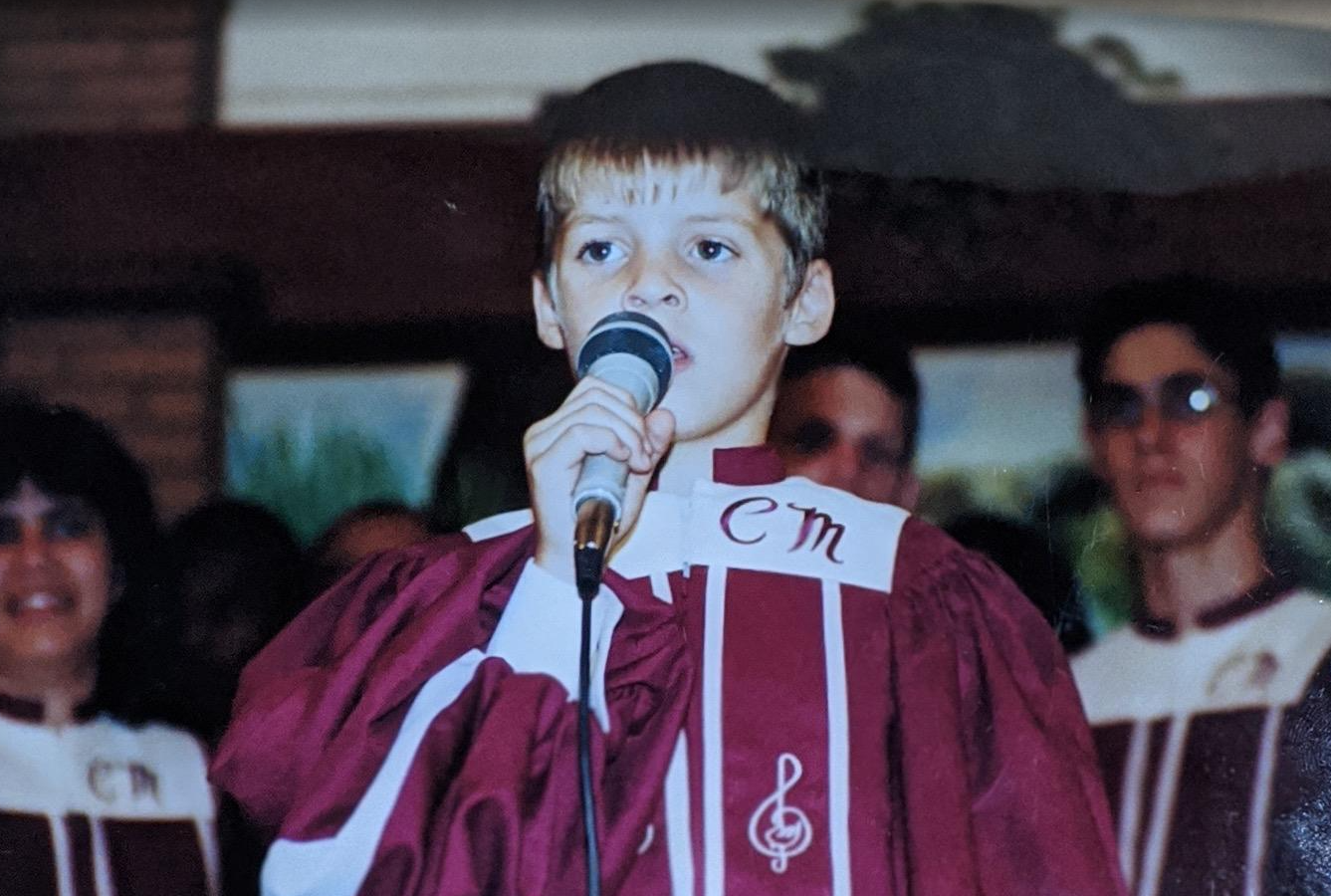 Alan Kevin criança no coral